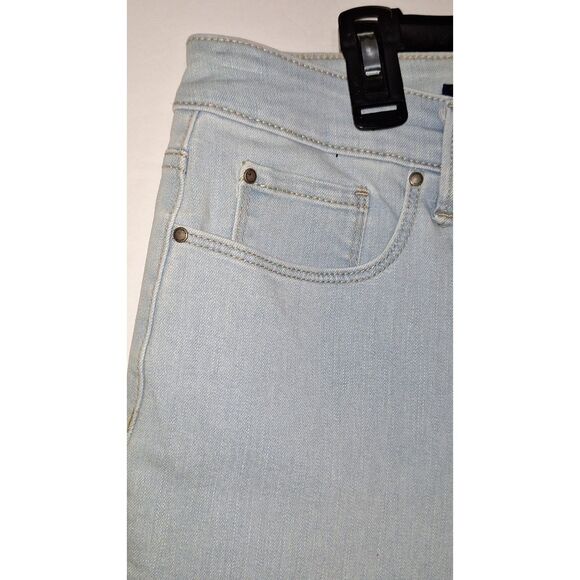 Charter Club Women's Denim Bristol Capri Light Wash Cropped Calf-Length Size 12 - Picture 4 of 7